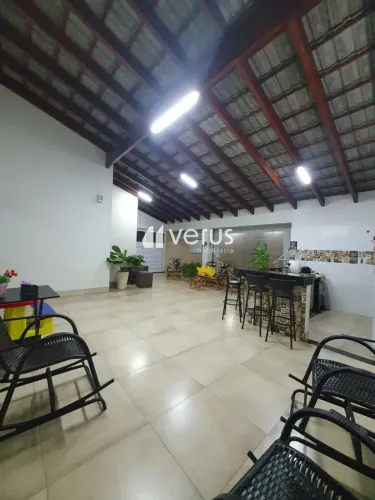Casa para aluguel, 4 quartos, 2 suítes, 2 vagas, Santa Mônica - Uberlândia/MG