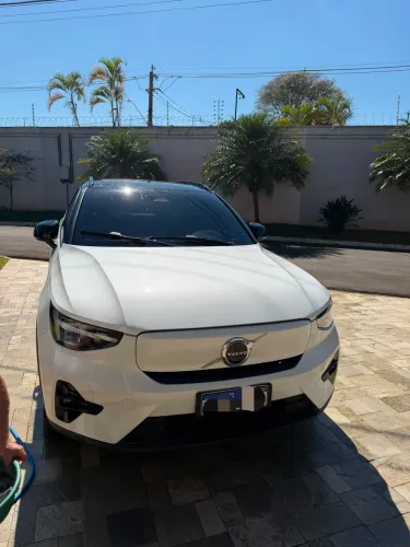 Volvo XC40 Recharge Plus (elétrico) 2023