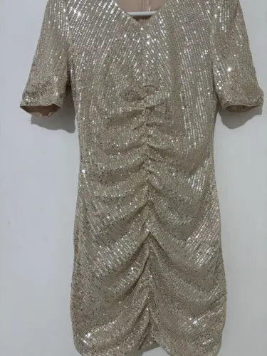 Vestido de Paetê Champanhe P
