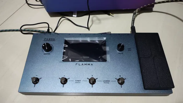 Amp modeler Multi Efeitos Flamma FX 200 - aceita Impulse Response IR - interface de audio