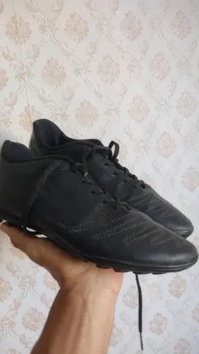 Chuteira umbro 39