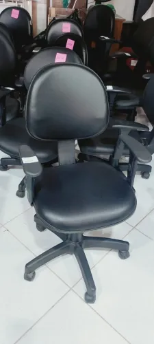 Cadeira de Escritorio Giratória