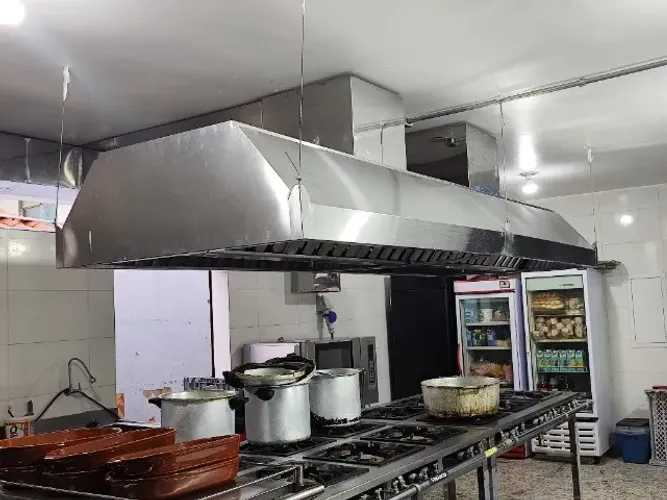 Balcão encosto refrigerado total inox 1500×650×900 2 portas