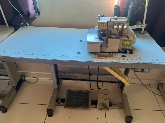 Máquina de costura 