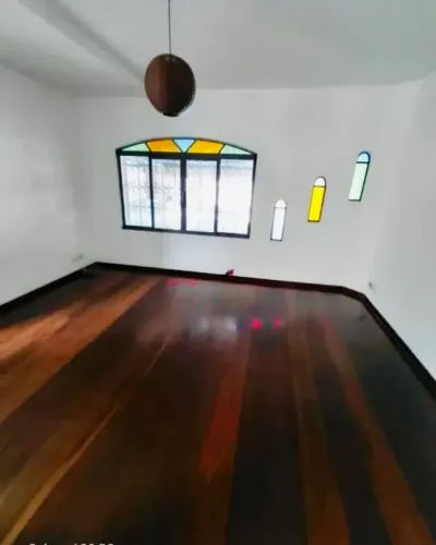 Casa para alugar com 3 quartos, sendo 2 suítes e edícula - próximo do metro FL56