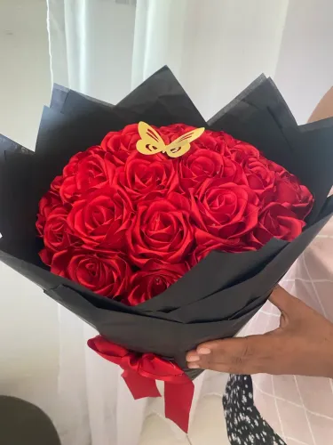 Buquê 27 rosas perfumadas