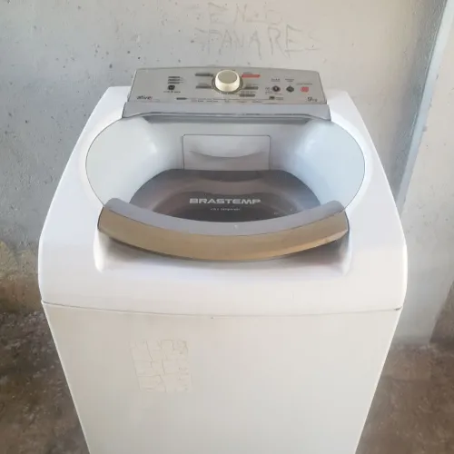 vendo esta maquina de lavar 400 nao entrego zap 62 9  *