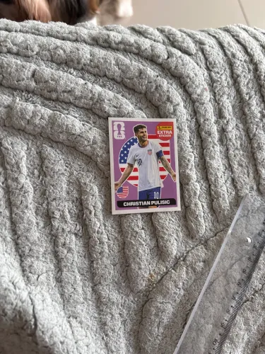 Figurinha da copa 2026 - extra sticker - Christian Pulisic - roxa