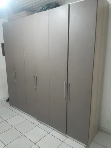 Quarda 6 portas. Semi novo super conservado