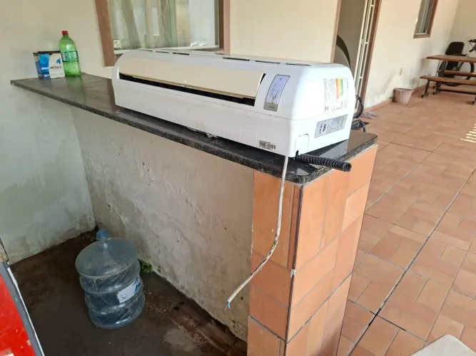 Ar condicionado Samsung - 12.000BTUs (Compressor Quebrado)