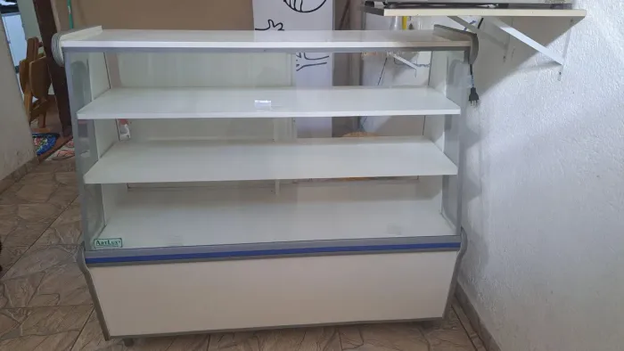 Balcão vitrine seminovo .