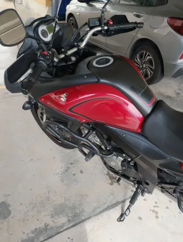 Moto Suzuki