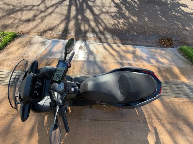 VENDE-SE YAMAHA XMAX 300 CONNECTED 2026