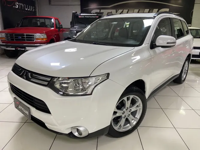 Mitsubishi Outlander 2.0 16V 160cv Aut. 2014