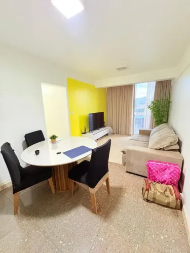 Apartamento com 3 quartos sendo 2 suítes, mobiliado, no Edifício Stella, Reduto