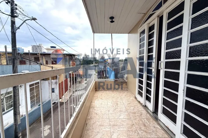 Casa na Av Major Gabriel, Vila Flacy com 5 quartos, Centro, Manaus - AM.