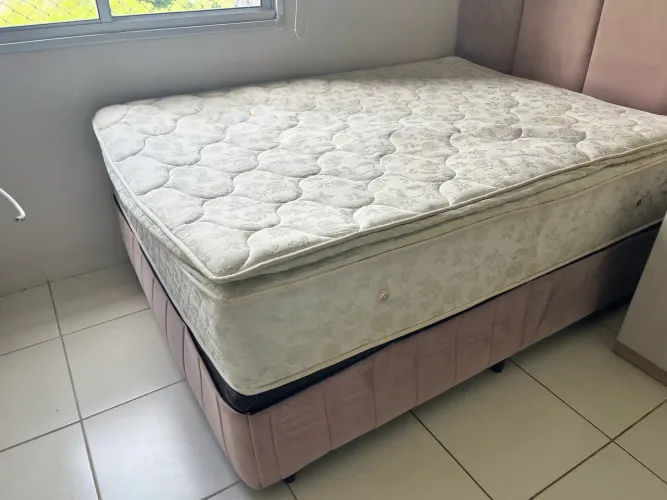 Cama em bom estado