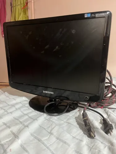 Monitor Samsung 19 LED HD VGA/DVI Funcionando