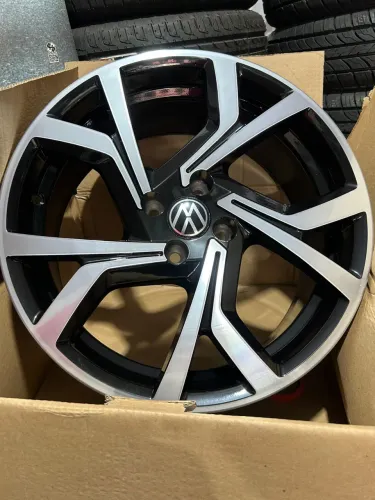 Roda Aro 17 4x100 modelo Polo GTS (Entrego instalado)