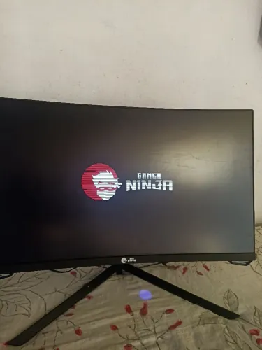 Monitor gamer ninja Sharingan