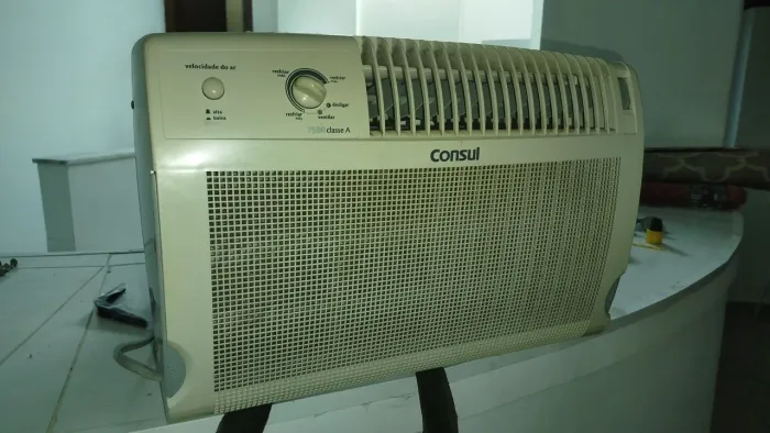 Ar condicionado 7500 btu semi novo