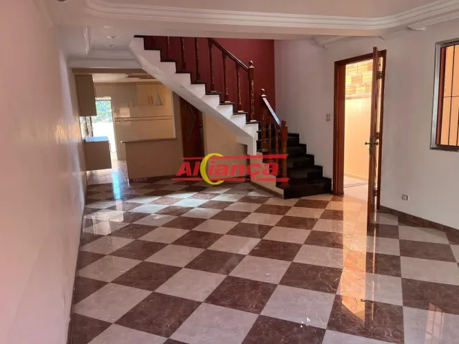 Casa Residencial 200m² com 3 dorm no Pq Flamengo, Guarullhos-SP