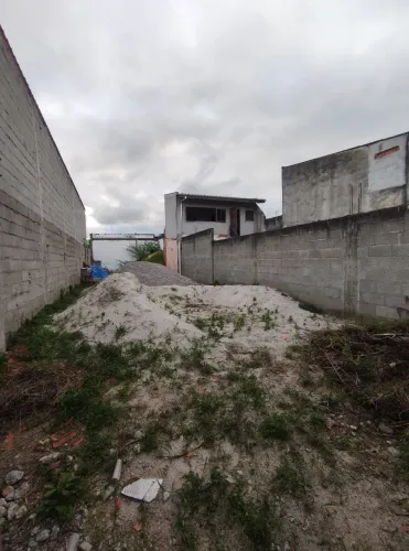 Terreno à Venda no bairro Perequê Mirim em Caraguatatuba