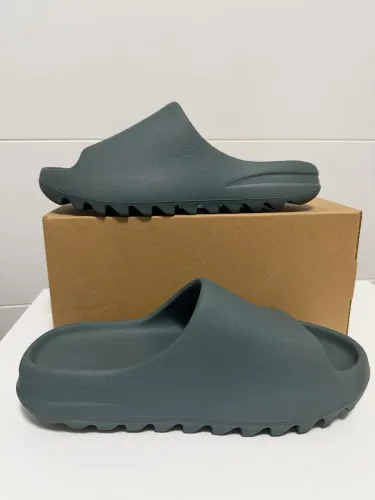 Yeezy slide 40BR