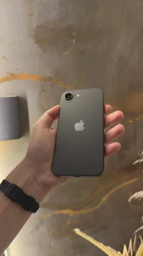 iPhone 16e NA GARANTIA APPLE ATÉ 02/2027