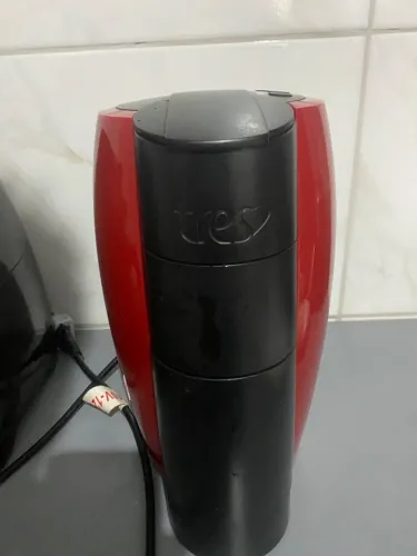 Máquina de Café Três