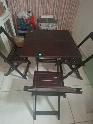 Mesa e cadeiras 