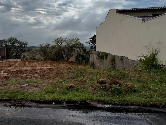 Terreno a venda no Jardim Europa V
