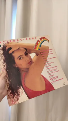 Disco Felicidade internacional 