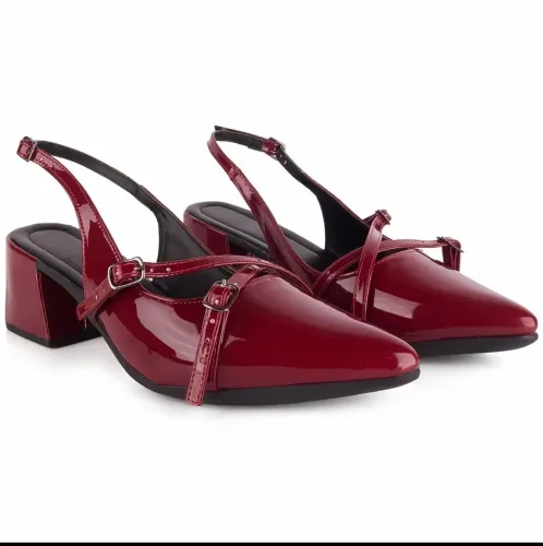 Scarpin salto baixo vinho 