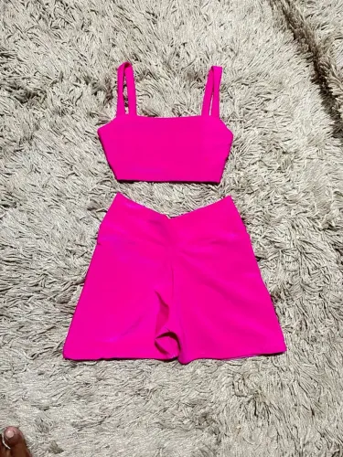 Conjunto de academia rosa