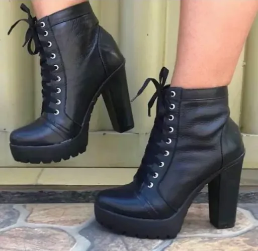 Bota cadarço 