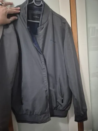 Casaco corta vento Pierre Cardin veste 46/48 - 100 a 110cm torax - 1,76 de altura