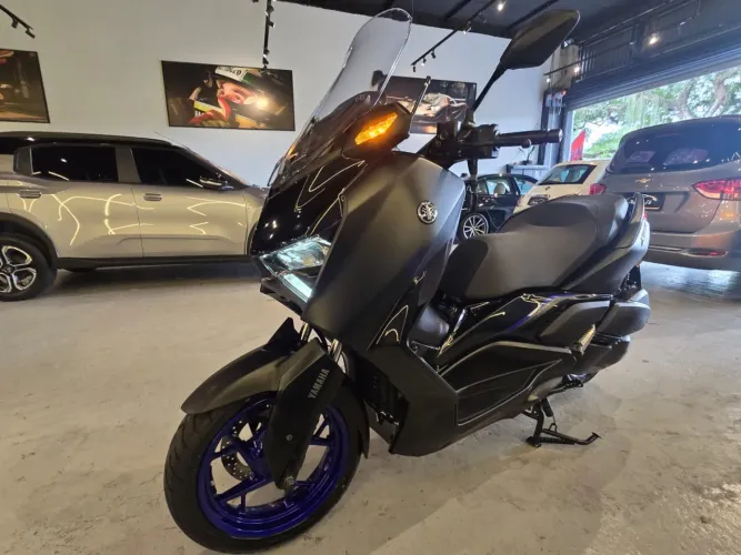 Yamaha Xmax 300 connected abs 2026