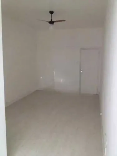 Apartamento : / Residencial / Glória