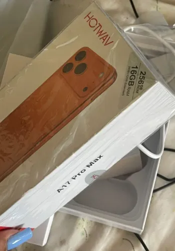 Celular novo na caixa