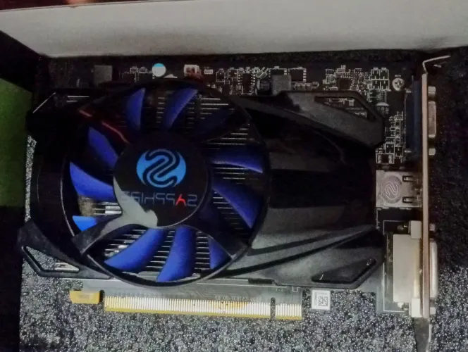 Placa de vídeo Radeon R7 350 2GB SAPPHIRE GDDR5