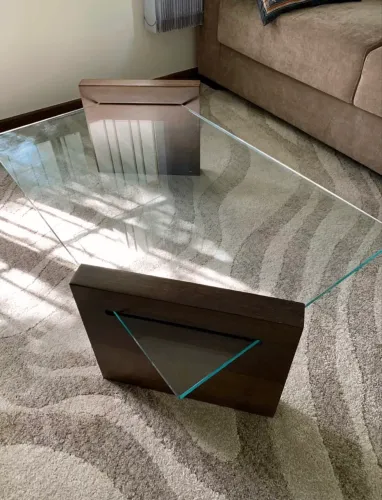 Mesa de centro em vidro flutuante