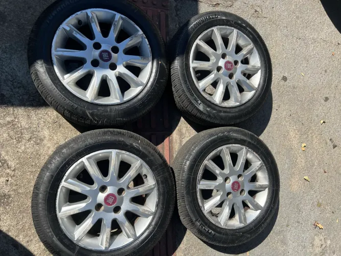 Rodas usadas ordinais Fiat 14 com pneus
