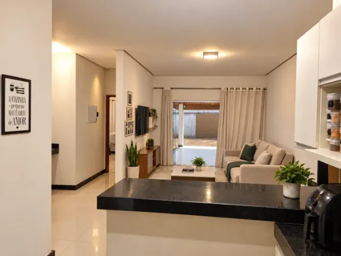 CASA EM CONDOMÍNIO | 2 SUÍTES | CONFORTO, SEGURANÇA E TECNOLOGIA
