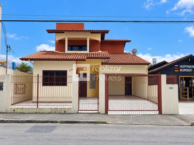 Casa com 5 dormitórios e habite-se comercial para alugar no Pagani - Palhoça