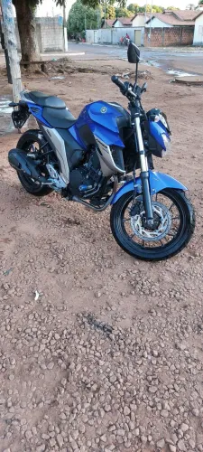 Vende-se Fazer 250 2019 muito conservada!