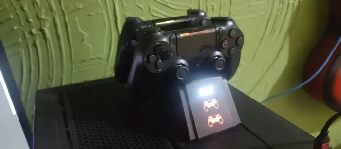 Kit 2 controles de ps4+carregador
