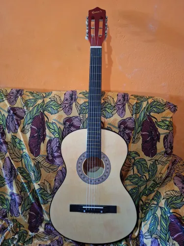 VENDO VIOLÃO ACÚSTICO QUEEN'S