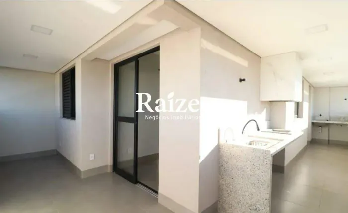 Apê de 82m² com Varanda Gourmet em L, Suíte e 2 Vagas no Santa Monica em Uberlândia