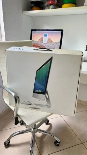 iMac 2013 Intel i5 8GB RAM 480GB 21.5 Pol Magic Keyboard e Mouse na Caixa Passo Cartão